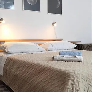 apartments-ljilja.hotels-in-trogir.com/